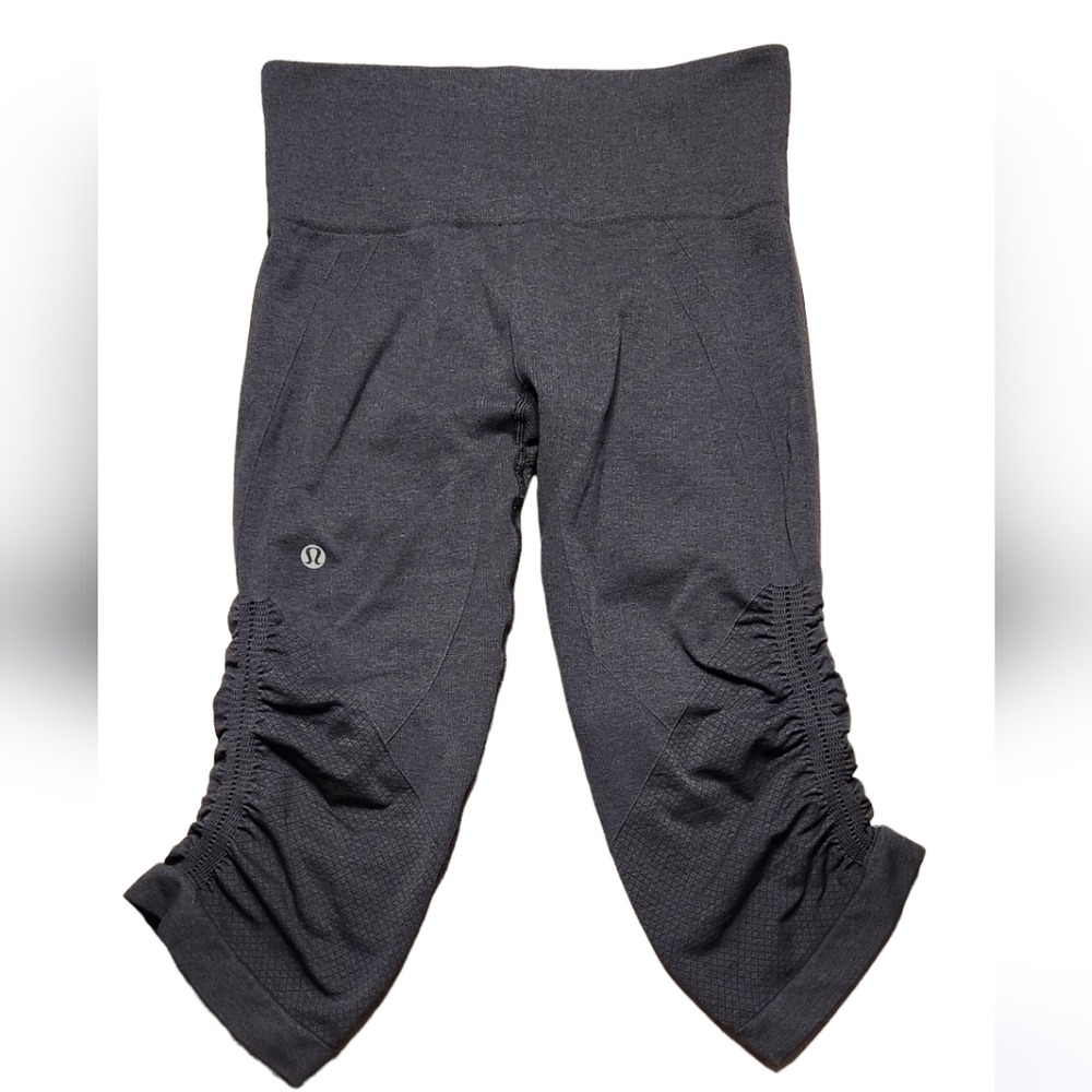Lululemon Black Cropped Leggings 6